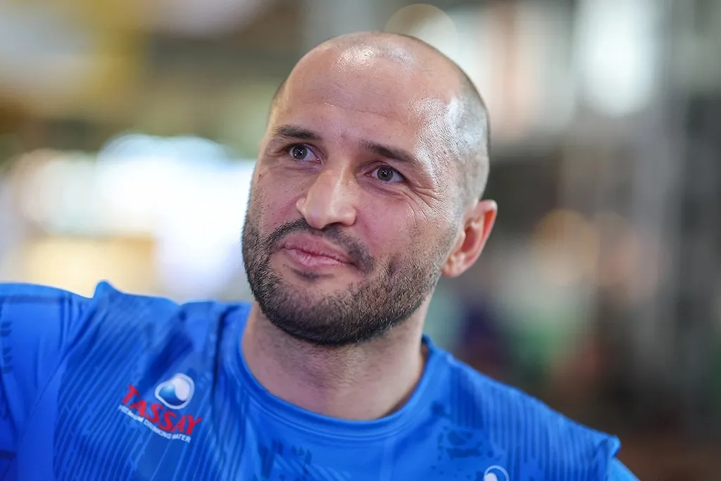 In Moscow, former Russian national team soccer player Kudryashov was involved in a car accident with an ambulance