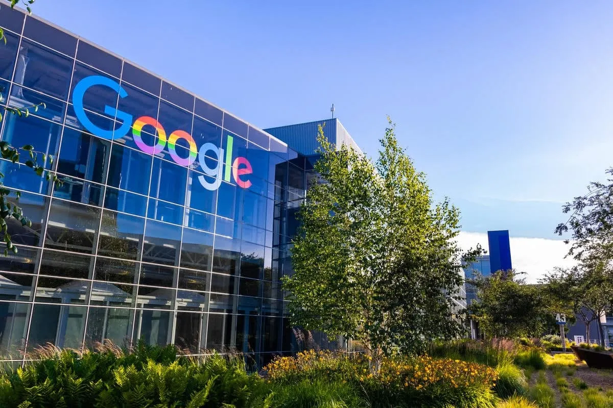 Google zainwestuje 24 miliardy dolarów w infrastrukturę sztucznej inteligencji, z czego większość trafi do Indii Google zainwestuje 24 miliardy dolarów w infrastrukturę sztucznej inteligencji, z czego większość trafi do Indii