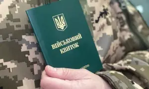 Кияни масово спустилися в метро через тривогу: Лісова переповнена