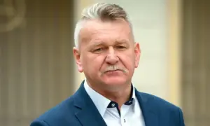 Трамп наполегливо попросив путіна дозволити Україні вивести війська з Курщини                                                                                          