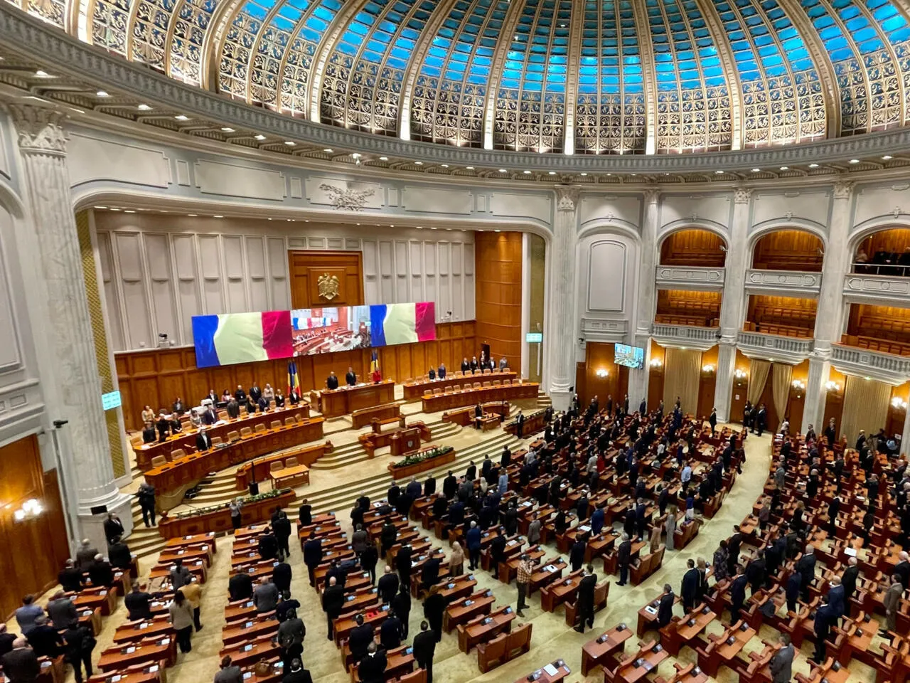 Парламент Румунії відправив у відставку проєвропейський уряд Іліє Боложана