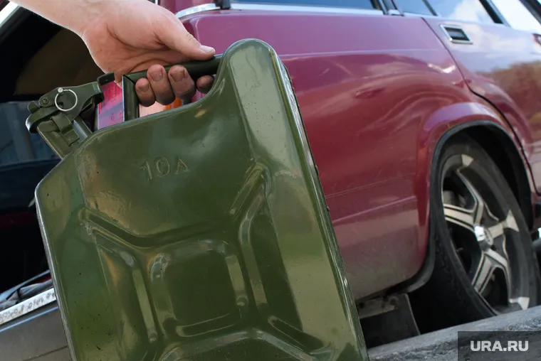 Губернатор Бєлгородщини закликав росіян переходити на генератори і заборонив продавати бензин у каністри