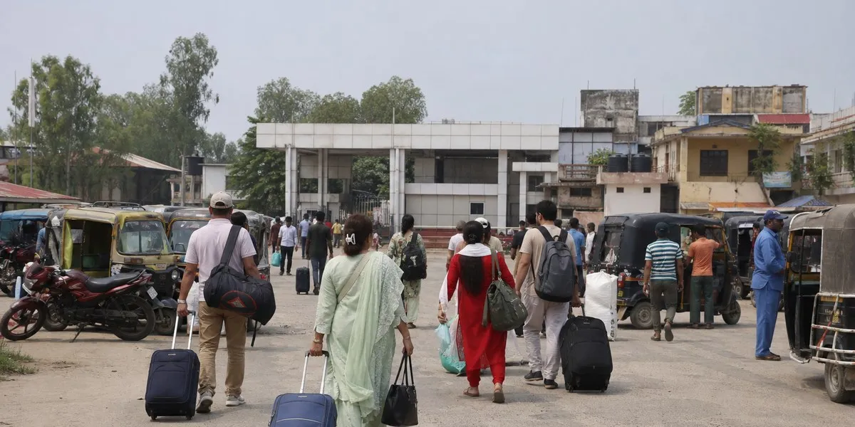 More than 50,000 Nepalis returned via Jamunaha in five days — Kathmandu Post