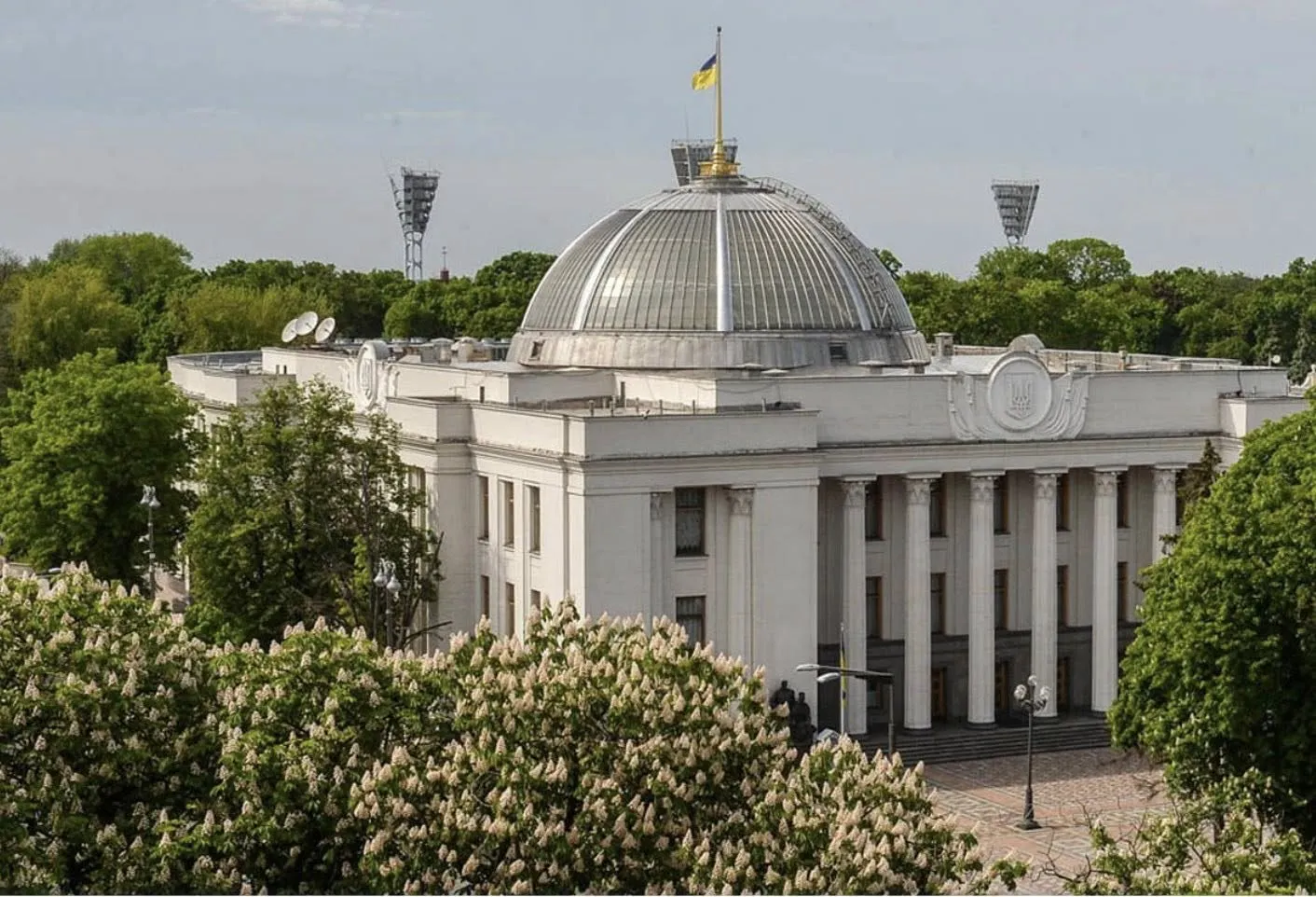 Верховна Рада офіційно продовжила воєнний стан в Україні