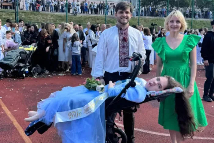 In Lviv, a graduate took to the dance floor for the waltz despite her illness and her parents' objections
