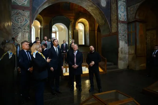 Photo: Zelenskyy showed Trump's special envoys St. Sophia Cathedral in Kyiv