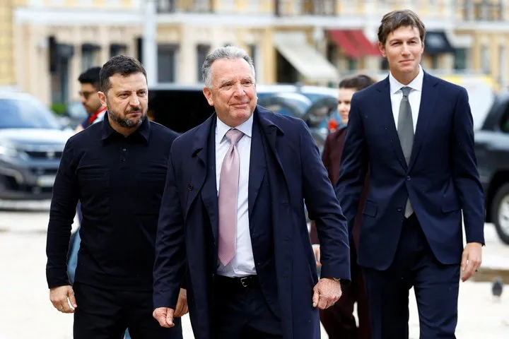 Trump gave instructions to Witkoff and Kushner ahead of the talks with Ukraine in Miami, according to Axios