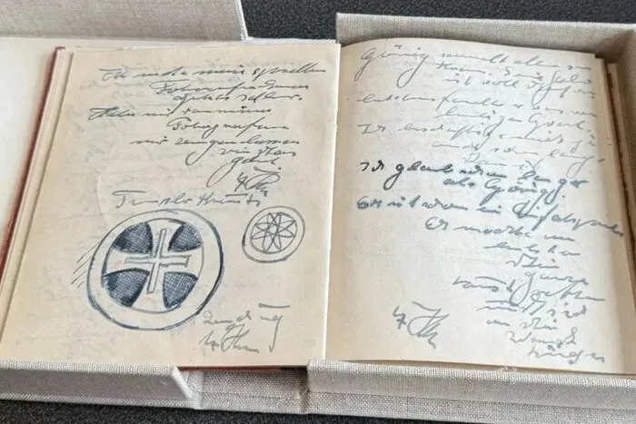 У Німеччині знайшли щоденник, який може належати Гітлеру