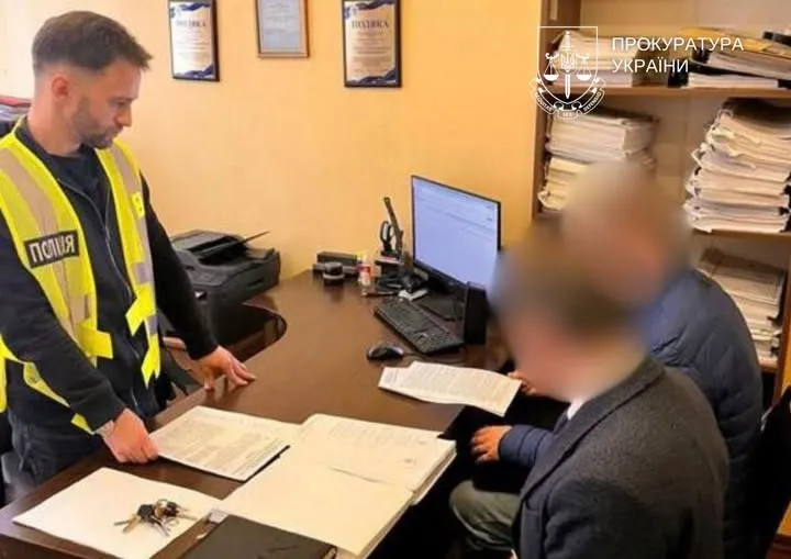 Експосадовцю КМДА повідомили про підозру через збитки 4,8 млн грн при закупівлі генераторів