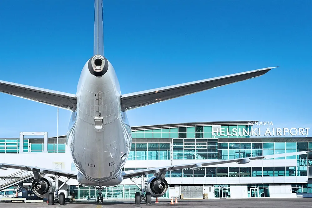 Сильний вітер у Фінляндії змусив літаки з’їхати у снігові замети