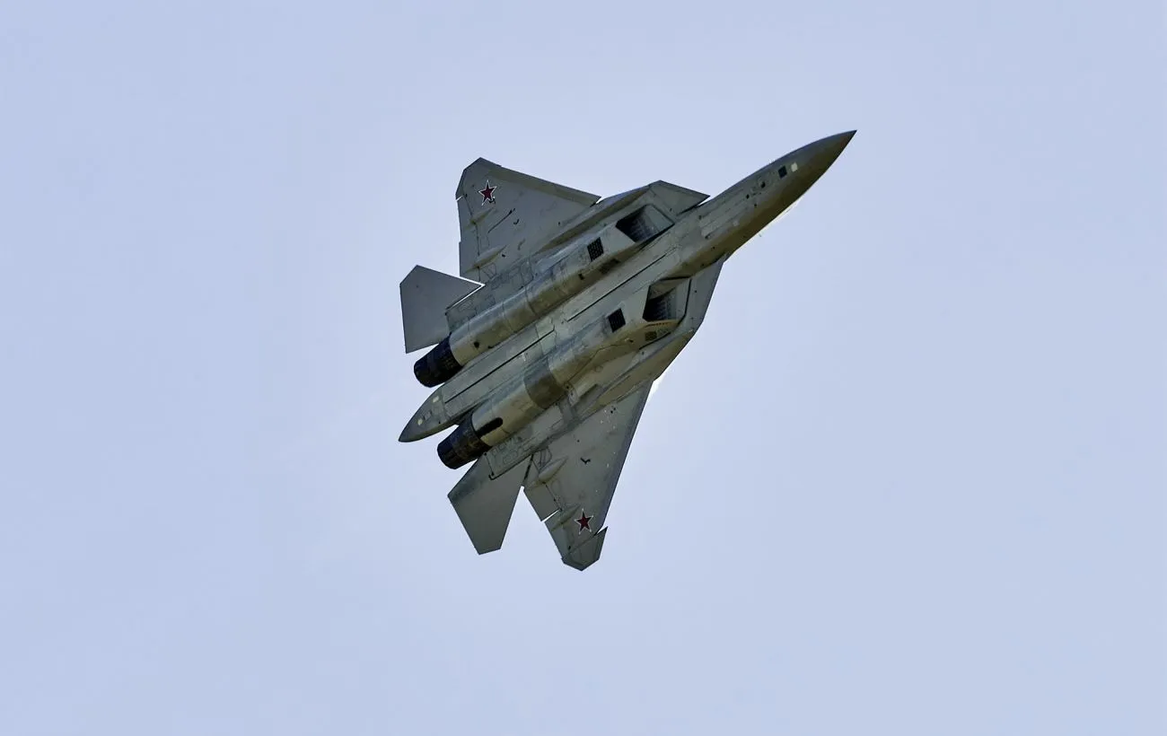 РФ терміново укріплює завод із виробництва винищувачів Су-57 і Су-35 через загрозу ударів ЗСУ