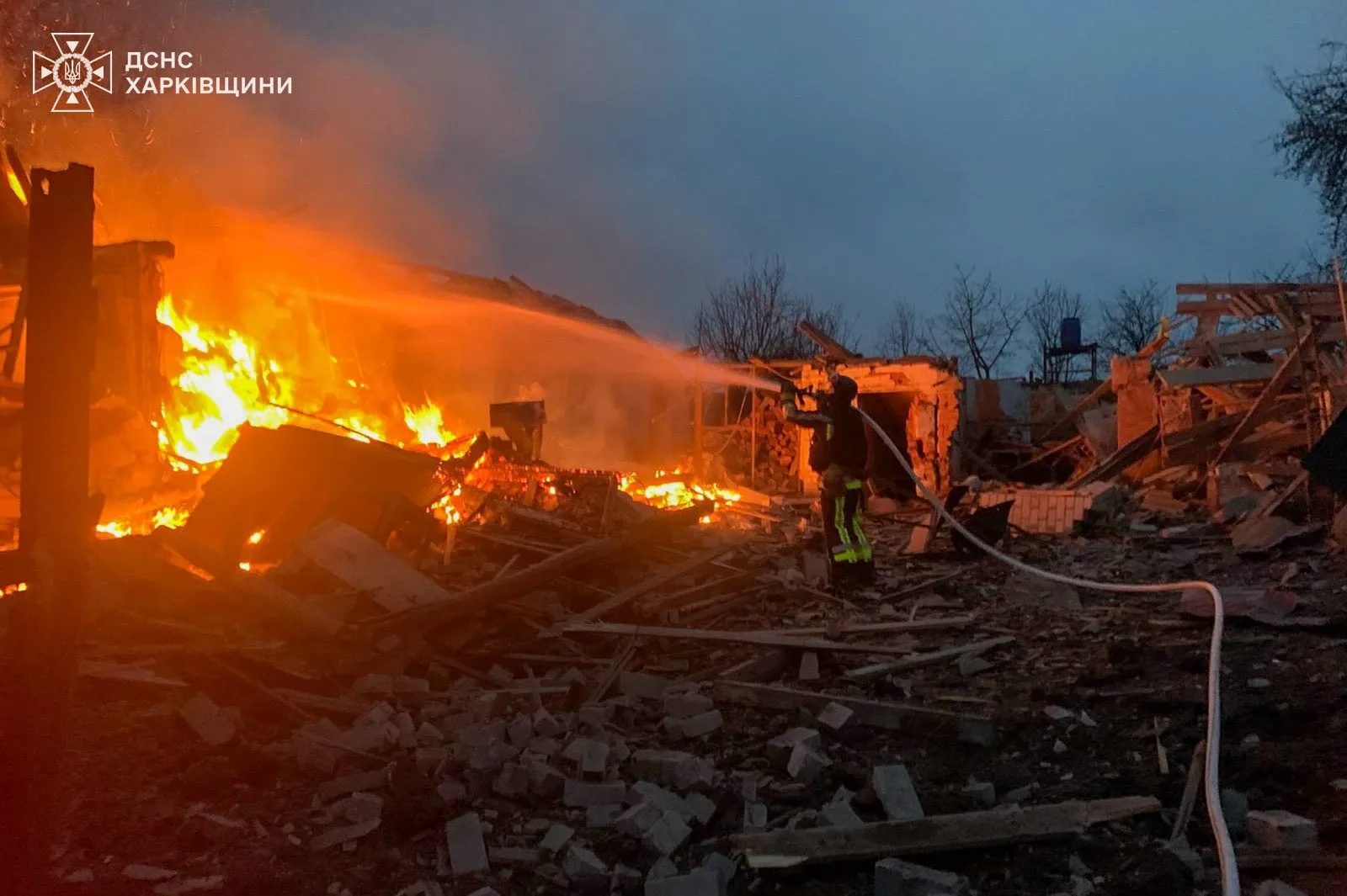 На Харківщині КАБами російські загарбники зруйнували цілу вулицю