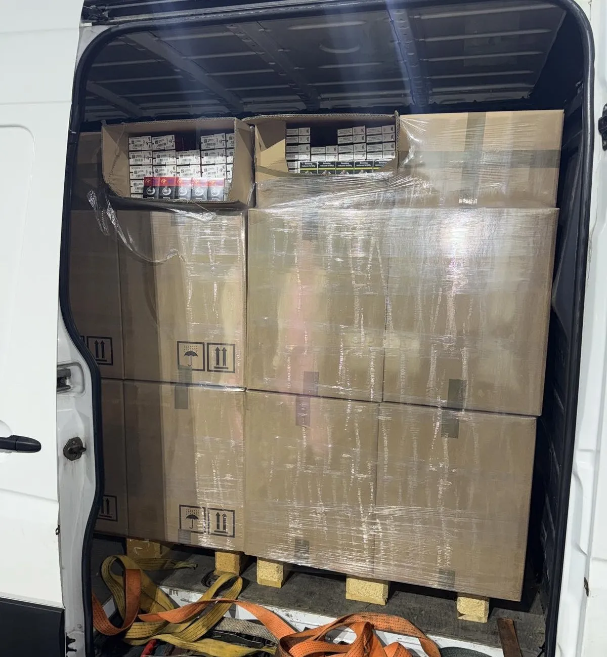 В Україну ввезли 720 тисяч сигарет під виглядом брагодійності