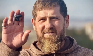 У Нідерландах демонтують міст – не проходить супер'яхта Безоса