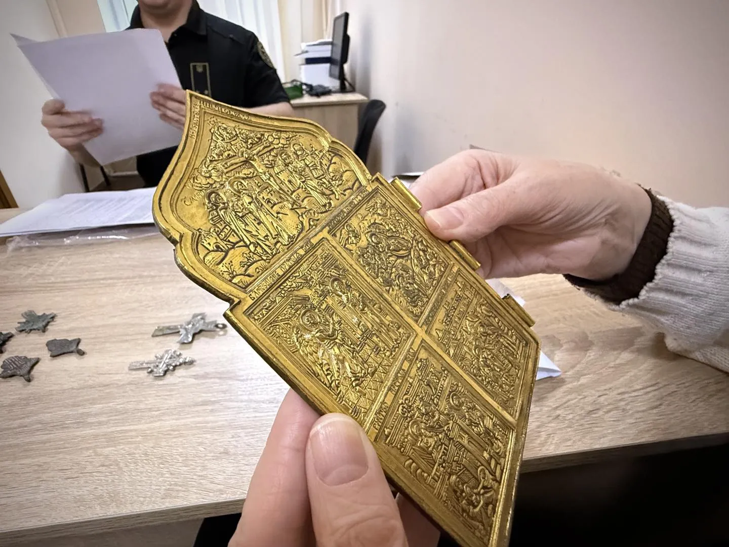 13 культурних цінностей XVII–XX століть передали до українських музеїв (Фото)