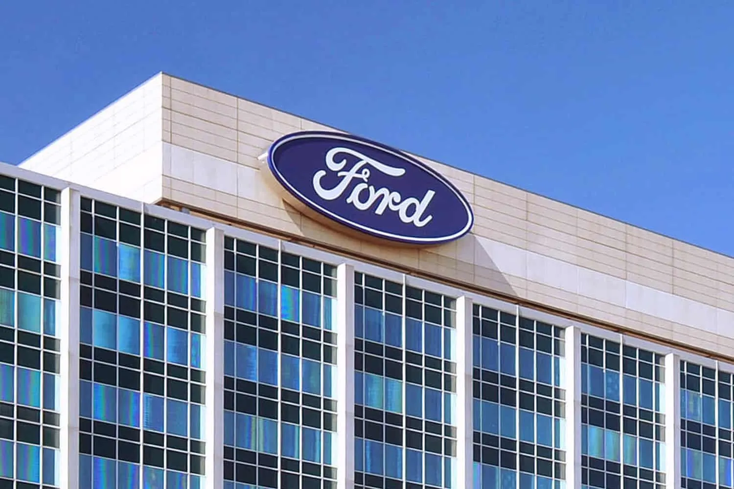 Ford відкликає понад 548 тисяч автомобілів у США через ризик травмування пасажирів