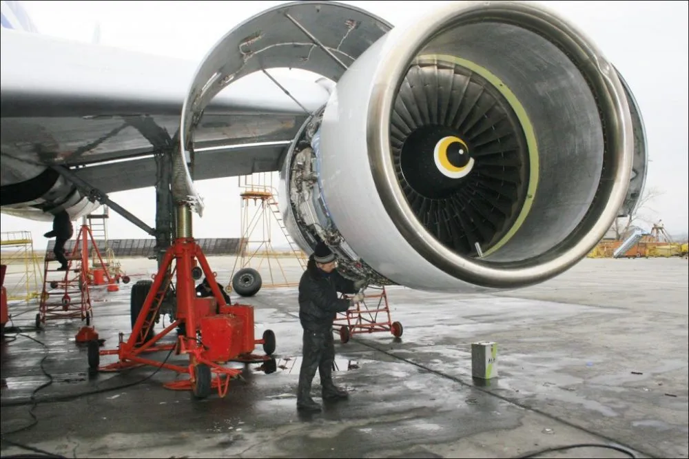 Sanctions have led to a critical decline in Russia's civil aviation sector and to aircraft cannibalization