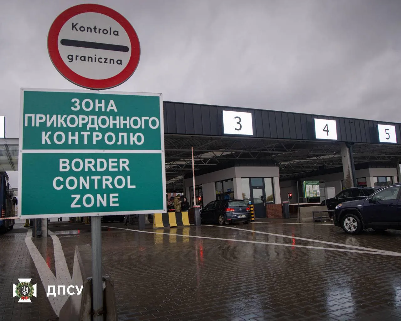 Правоохоронці заборонили на 3 роки в'їзд італійцю, який вихваляв путіна