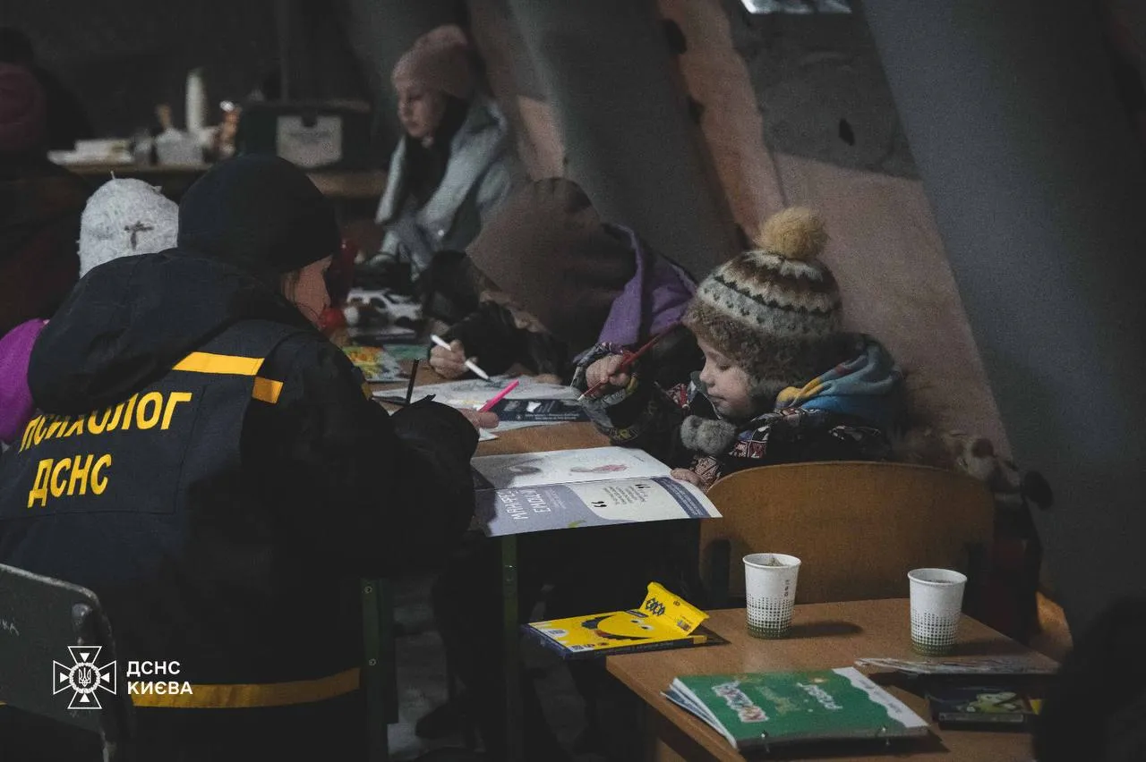 У Дніпровському районі Києва відкрили додаткові пункти обігріву