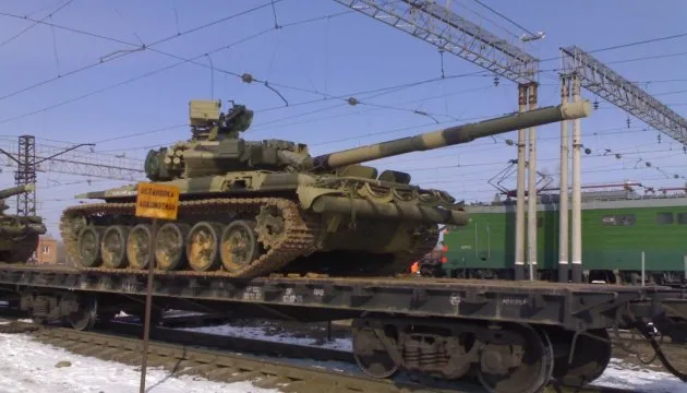 РФ відводить техніку з прифронтових районів Луганщини через втрати від ударів та дронів