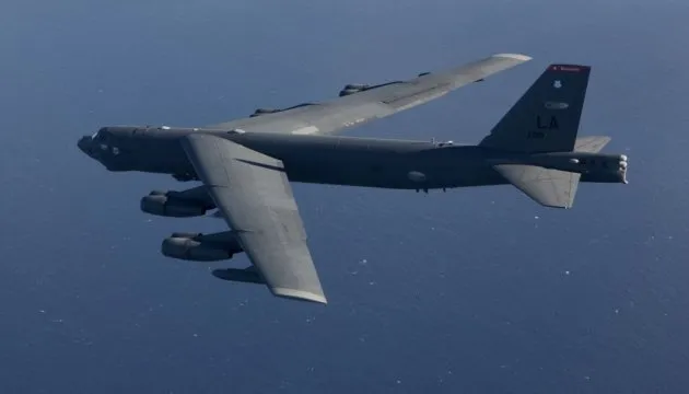У США через катастрофу бомбардувальника B-52 загинули вісім людей