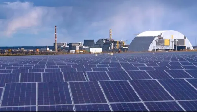 ЧАЕС розпочала монтаж сонячної електростанції потужністю 2 МВт