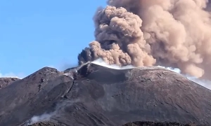 Угорщина звинуватила ЄС у спробі повалити уряд у неї та ще двох країнах