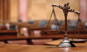 В Рейкьявике лестницу церкви раскрасили в цвета флага Исландии