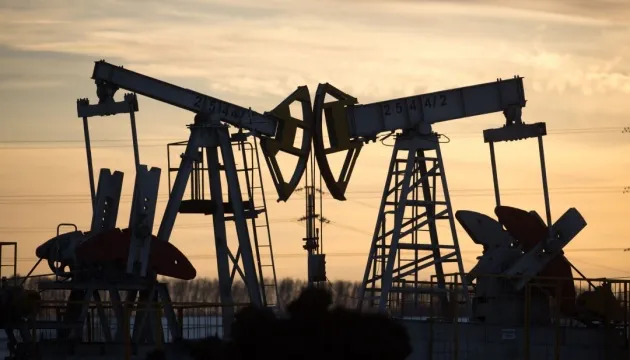 Ціни на нафту різко впали на тлі можливого прориву в переговорах США та Ірану