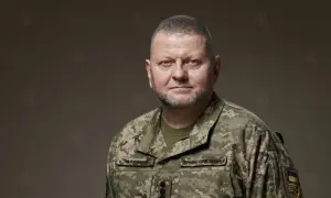 На Херсонщині російські терористи скинули вибухівку на автостанцію