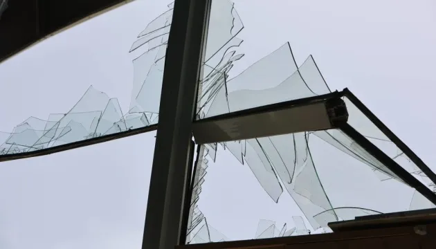 В Николаеве в результате атаки российских дронов повреждены два многоэтажных дома