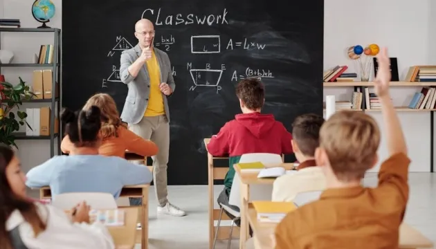 У Польщі вчитель називав українських учнів «покидьками», а поляки їх побили