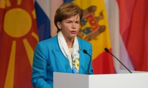 Кількість хворих на коронавірус зростає: дипломатка ООН, глава МВС Австралії, дружина Трюдо 