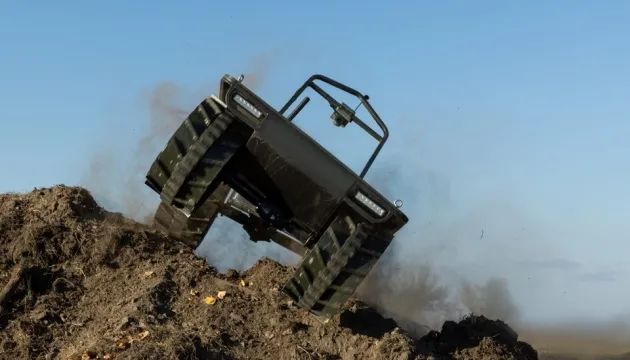 Робот ЗСУ вперше відбив позицію і взяв російських військових у полон