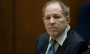 Помер продюсер Клайв Девіс, який відкрив світові Вітні Г’юстон