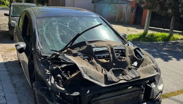 На Запоріжжі російський дрон влучив в автівку, поранено людину