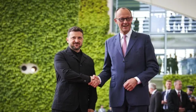 Зеленський та Мерц обговорили наступні кроки для просування України в ЄС