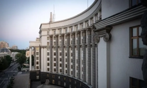 Опитування показало, яка партія утримує лідерство на умовних виборах в Раду 