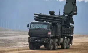 Відео: у Херсоні російський FPV-дрон знищив вантажівку з продуктами