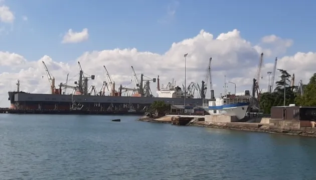 Морські дрони ЗСУ атакували російський порт у Туапсе, пошкоджено причал