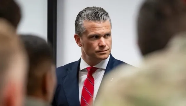 Гегсет пропускає «Рамштайн» і посилає заступника