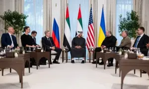 Окупанти починають зводити укріплення біля «Азовсталі»
