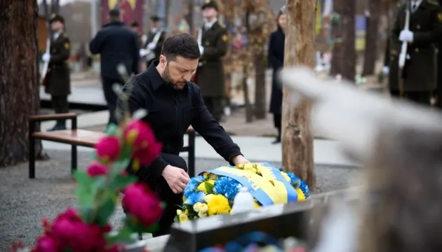 Зеленський ушанував пам’ять воїнів, які загинули у битвах за Мощун