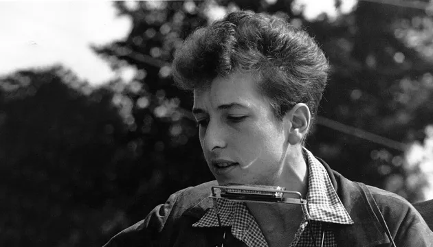 Рідкісну чернетку Боба Ділана знайшли в книзі поета