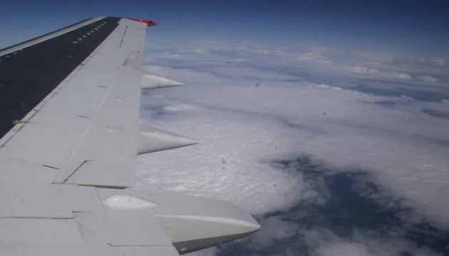 Іран частково відкрив небо для міжнародних рейсів