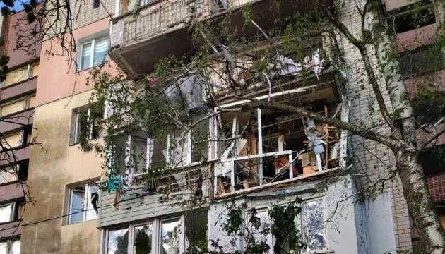 На Херсонщині селище Інженерне другу добу атакують безпілотники, є поранені та руйнування