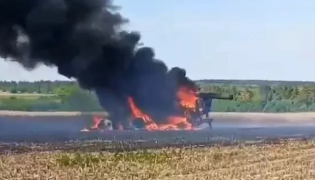 Росіяни вдарили по техніці на полі в Сумській області