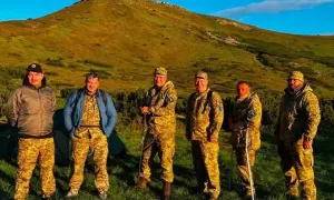 53-летняя американка живёт на отдалённом острове и питается тем, что найдёт и добывает