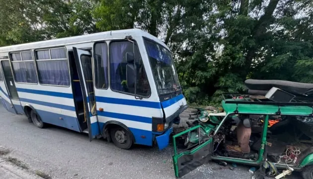 В Броварах в ДТП погибли двое детей, семеро получили травмы