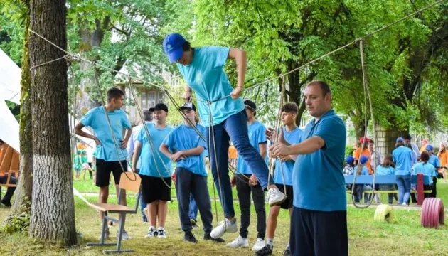 Лубінець вимагає перевірити Артек Закарпаття